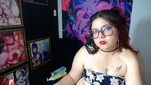 Curvy-Queen online show from November 1, 9:19 pm