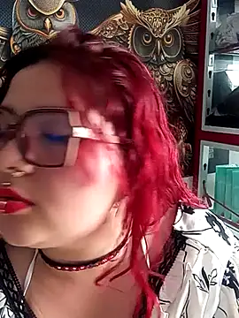 Curvy-Queen online show from October 10, 9:09 pm