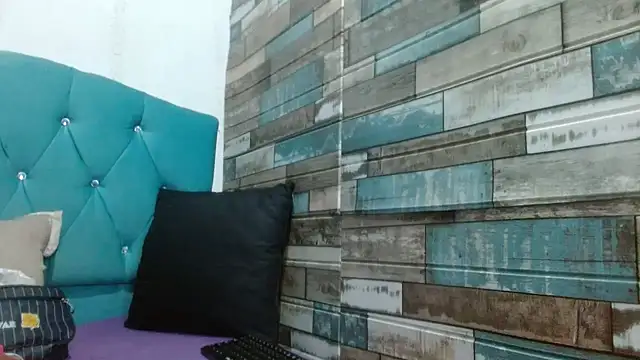 Yesamin Stone18 online show from April 8, 12:07 pm