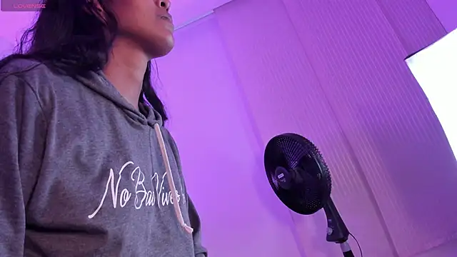 Ambeer fox  online show from March 18, 1:27 pm