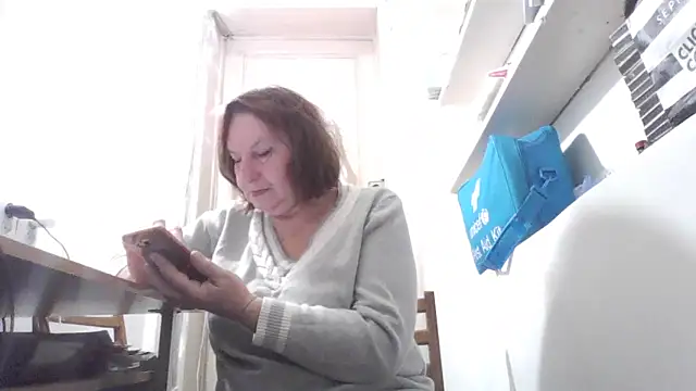 AnnaLive570 online show from April 6, 4:57 am