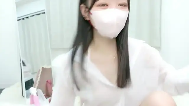 roachan  online show from March 23, 1:50 pm