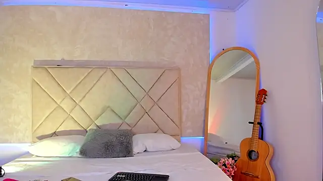 Daeni  online show from January 15, 5:13 am