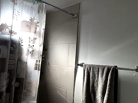 littyleesh1 online show from December 17, 5:39 pm