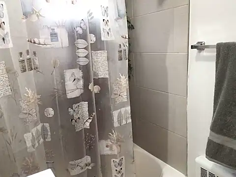 littyleesh1 online show from December 5, 7:04 pm