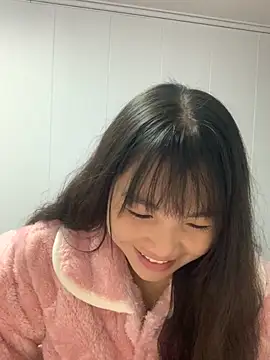 Emlyly-18 online show from October 26, 1:12 am