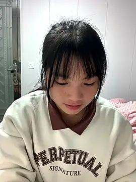 Emlyly-18 online show from November 3, 11:03 am