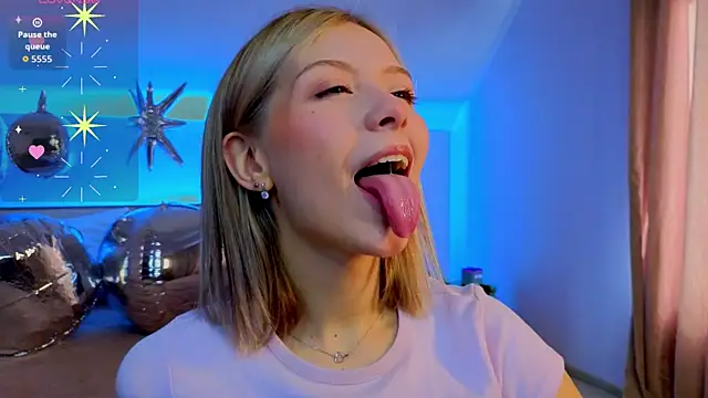 LumMina online show from April 5, 1:59 am