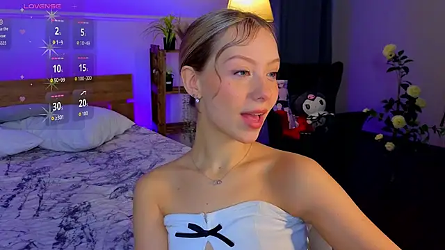 LumMina online show from April 14, 2:22 am