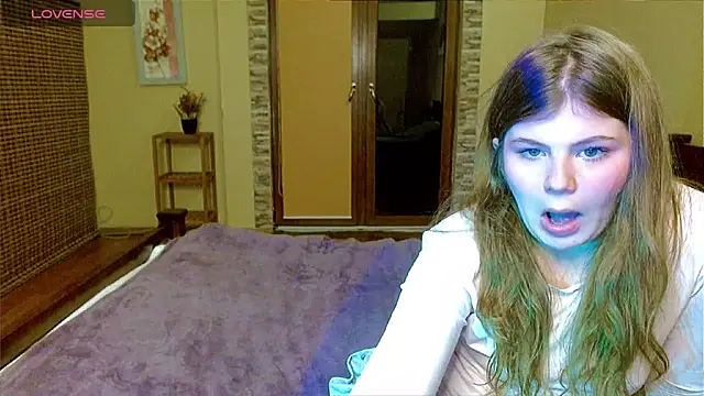 Lilly Jess online show from October 7, 6:45 pm