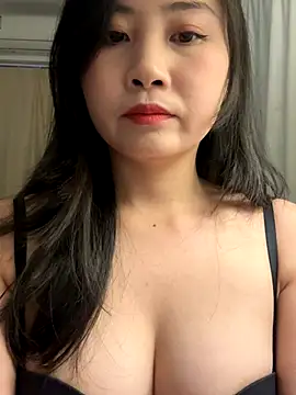 wly2028 online show from January 7, 12:30 pm