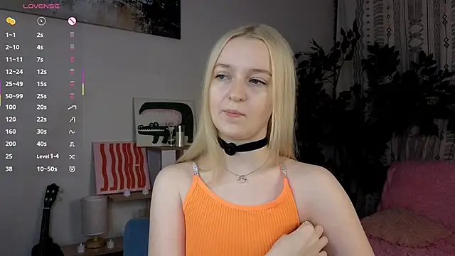 KrishnaSimmons online show from November 26, 7:59 pm