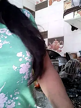 Hot-Pooja25 online show from May 4, 3:54 am