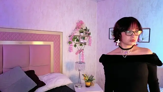 RobinBennett online show from November 29, 1:15 pm