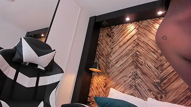 ashly moonn online show from November 4, 5:07 pm