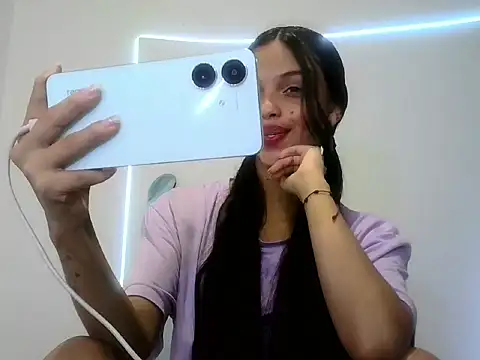 lucy babyy online show from October 6, 7:07 pm