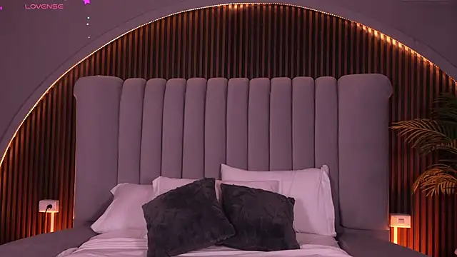 Isabellax21 online show from March 25, 4:17 am