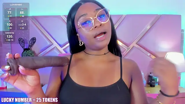 SophieSinclair online show from April 10, 1:06 pm