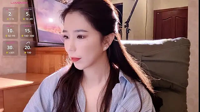miss-lin online show from March 4, 12:45 pm
