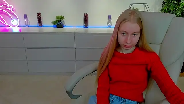 Alina Blonde online show from November 1, 6:39 am