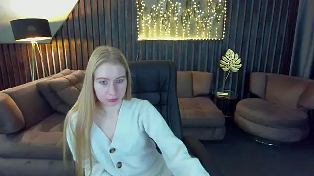 Alina Blonde online show from April 9, 6:19 am