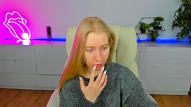 Alina Blonde online show from February 3, 6:40 am