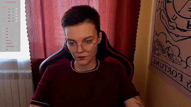 KrisNeal online show from October 5, 10:20 am