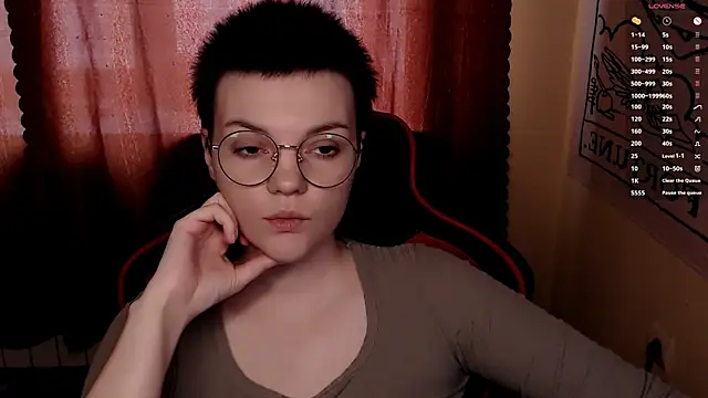 KrisNeal online show from April 3, 9:40 am