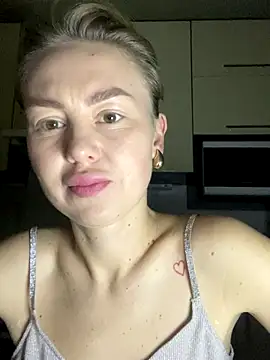 MartaLuna  online show from November 26, 8:21 pm