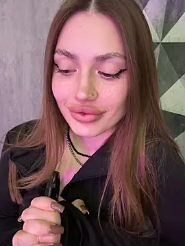 Elizabeth Tay online show from April 4, 7:34 pm