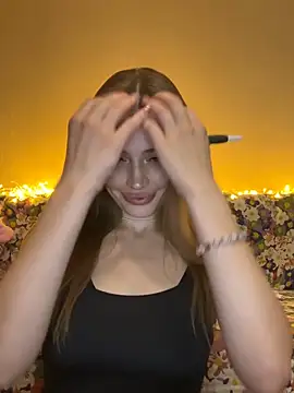 Elizabeth Tay online show from September 26, 5:54 pm