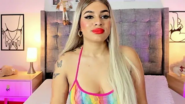 Linda Fosterr online show from December 18, 8:02 pm