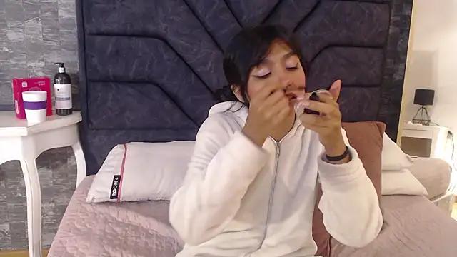 Keila Fg online show from January 15, 4:51 am