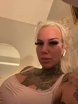 paulinaalatalo online show from April 9, 6:57 pm