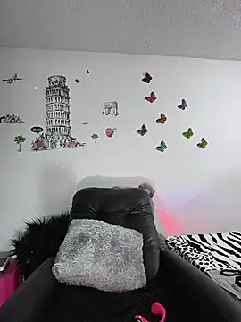 Gabilicious25 online show from November 20, 9:43 am