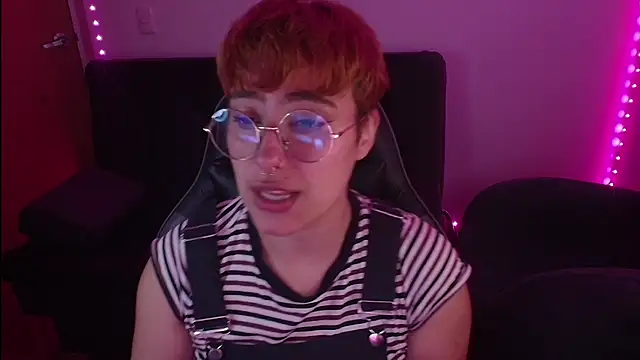 Miacatsito3 online show from October 2, 5:01 am