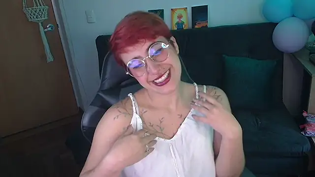 Miacatsito3 online show from November 22, 8:55 pm