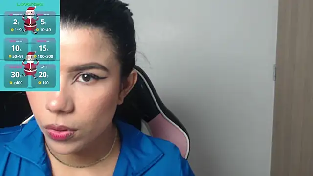 MayaScott11 online show from December 3, 7:05 pm