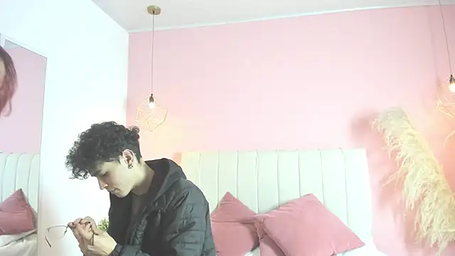  ruby red online show from October 31, 4:03 am