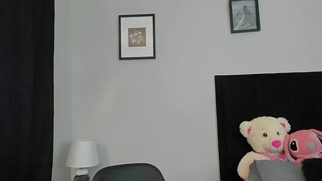 Lyria Diamond online show from February 12, 2:46 am