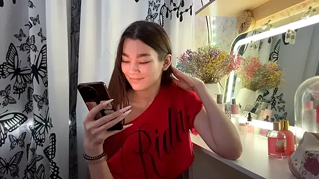 Cuteviola online show from December 2, 9:44 am