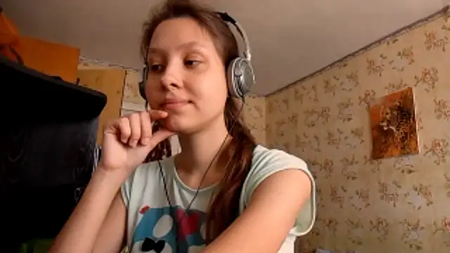 QutieDaSweet online show from September 19, 8:24 am