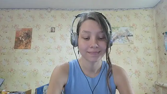 QutieDaSweet online show from October 5, 6:29 am