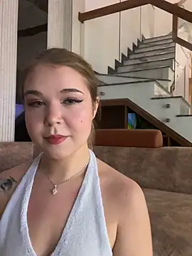 Lilith Bonheur online show from March 28, 8:08 pm