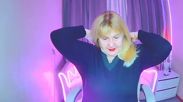 EmmaEllison online show from November 8, 7:24 am