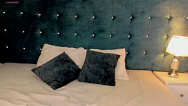 LiilyAdams online show from November 25, 8:09 pm