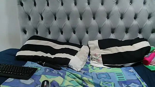 SexyBeverly  online show from November 28, 4:54 pm