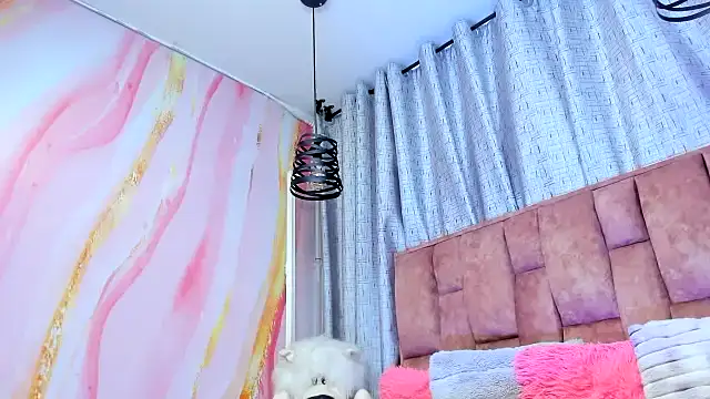 alix noa online show from December 5, 7:37 pm