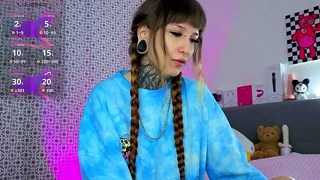 LilithPoison online show from February 7, 7:07 pm