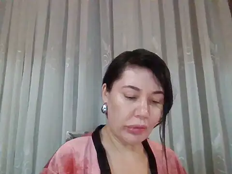 Lomivah online show from December 4, 5:24 pm